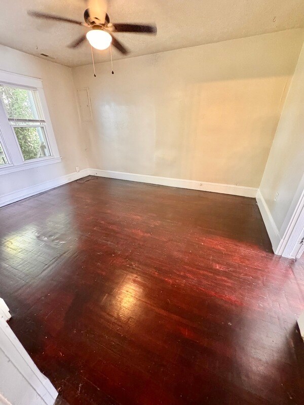 Building Photo - 1110 N 21st St