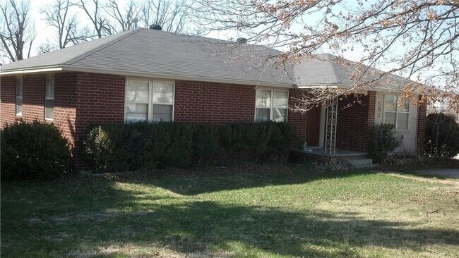 Building Photo - 598 N 40th St