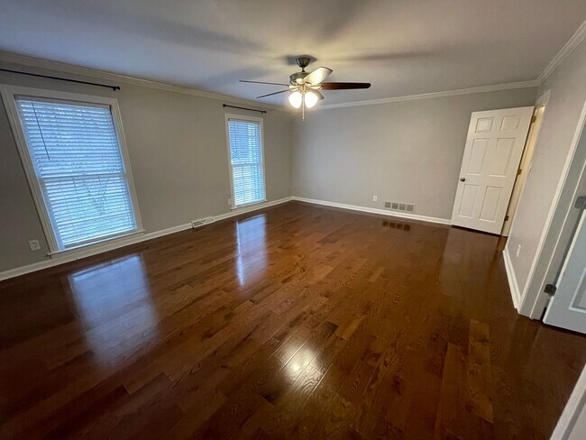 Building Photo - Executive Rental in Horseleg Creek- $3,295