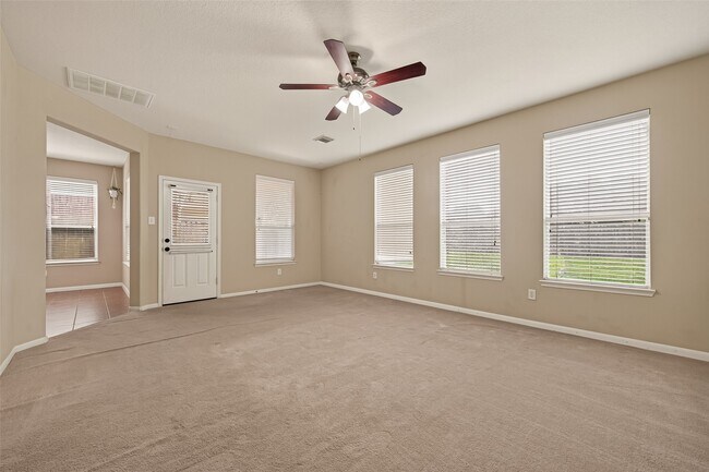 Building Photo - 26339 Richwood Oaks Dr