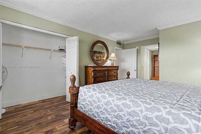 Building Photo - 3090 N Course Dr
