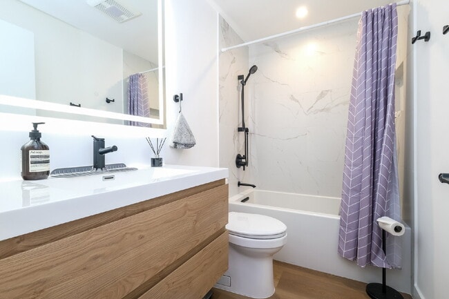 Building Photo - LUXURY WATER-VIEW CONDO FOR RENT- FULLY RENOVATED- WEST SEATTLE/ALKI