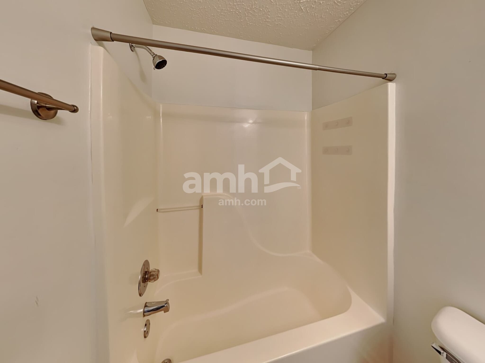 Building Photo - 120 Rose Garden Ln