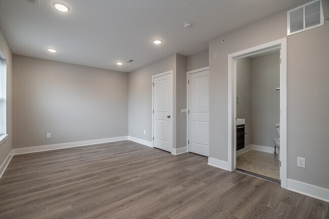 Building Photo - 421 N 39th St