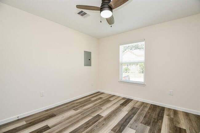 Building Photo - 3715 St Charles St