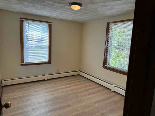 Building Photo - 50 Pleasant St