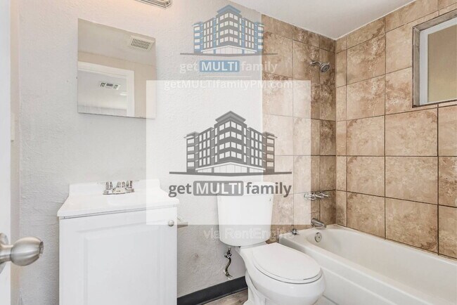 Building Photo - 1402 W Mercer Ln