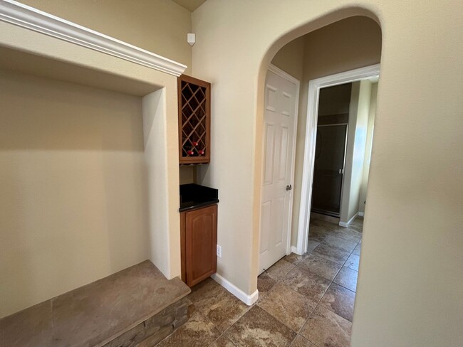 Building Photo - Upgraded and Beautiful Spacious 4 Bedroom ...