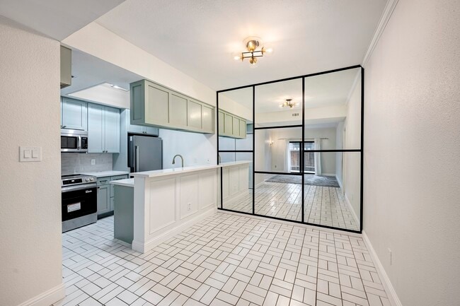 Building Photo - 11711 Memorial Dr