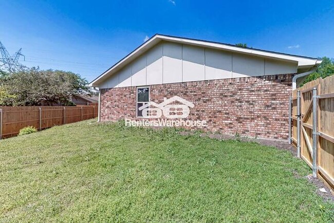 Building Photo - MOVE IN READY - 3BED/2BATH -  PLANO TEXAS