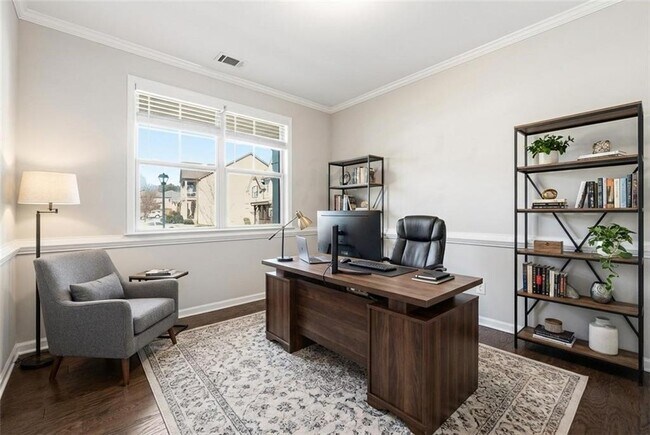 Building Photo - 156 Round Pond Dr