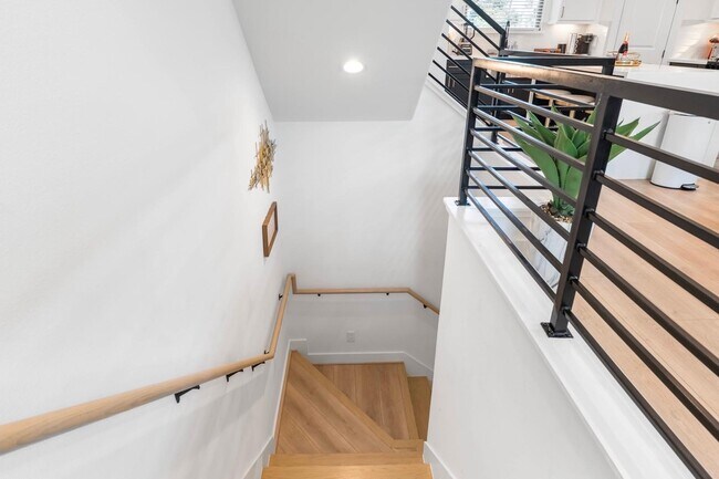 Building Photo - 3415 Baer St