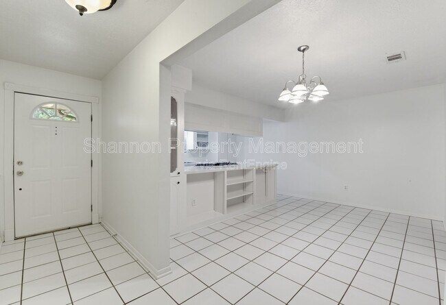 Building Photo - 2115 Oak Shores Dr