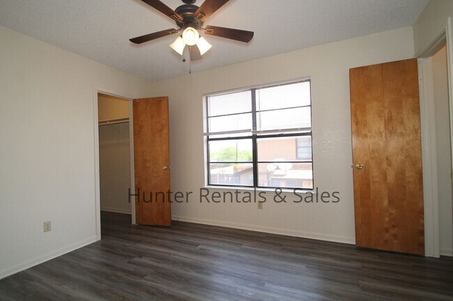 Building Photo - 2607 Bermuda Dr
