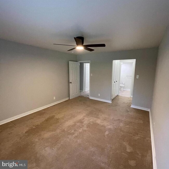 Building Photo - 324 Drummers Ln