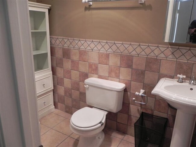 Building Photo - 2BR/2BA LOFT CONDO IN BIXBY KNOLLS