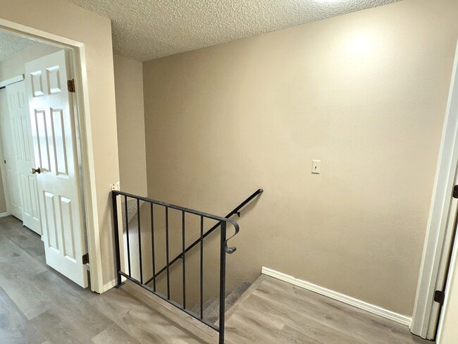 Building Photo - 3610 S Kelly Ave