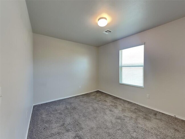 Building Photo - 2045 W Hunters Springs Way