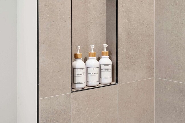 Building Photo - 6044 N Winthrop Ave