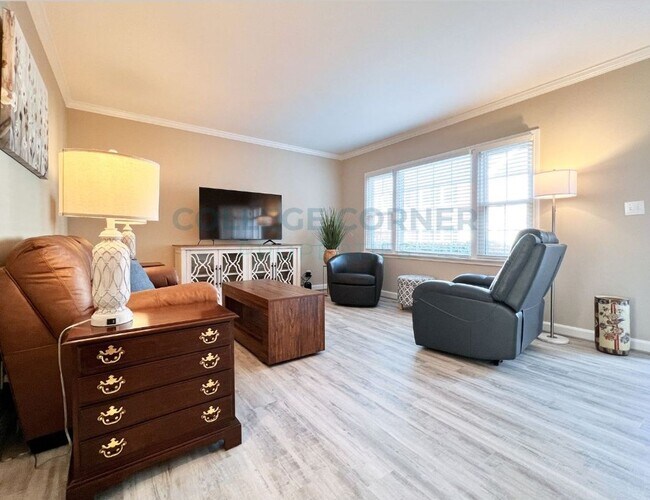 Building Photo - 330 Hanover Arms Ct