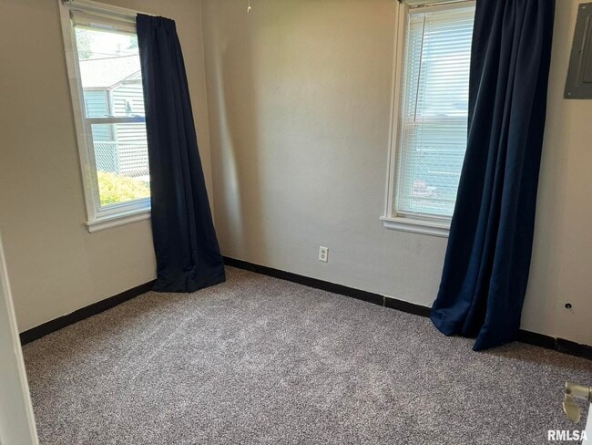 Building Photo - 3638 Johnson Ave