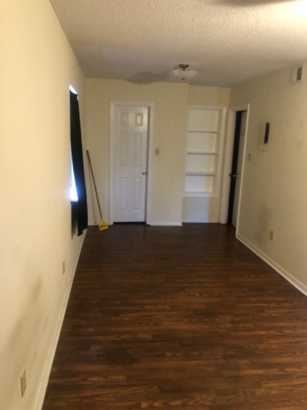 Building Photo - 100 Teal Ln
