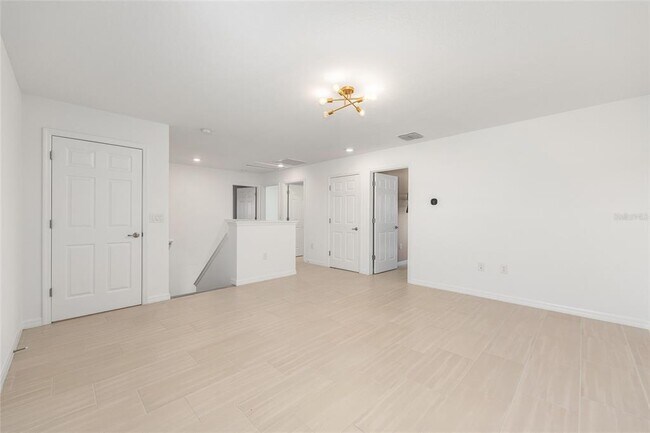 Building Photo - 6366 SW 77th Ave