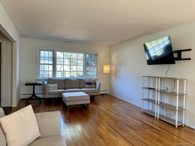 Building Photo - 5 Bronze Ct