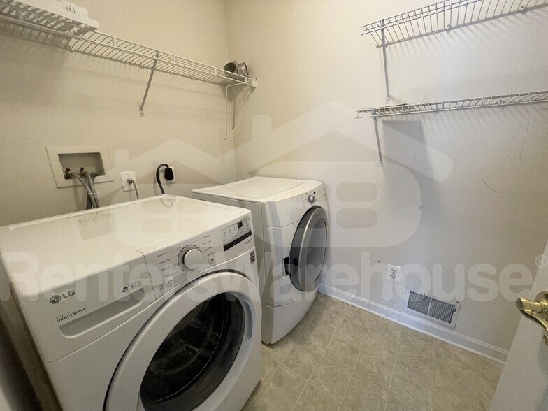 Building Photo - 217 Colgate Dr