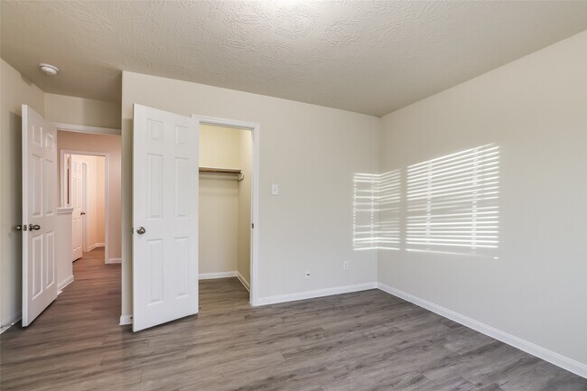 Building Photo - 5422 Rio Sabinas St