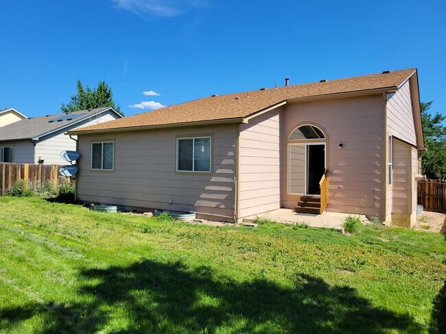 Building Photo - 1329 Nutwood Dr