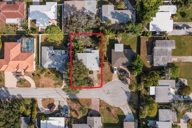 Building Photo - 941 Palm Dr