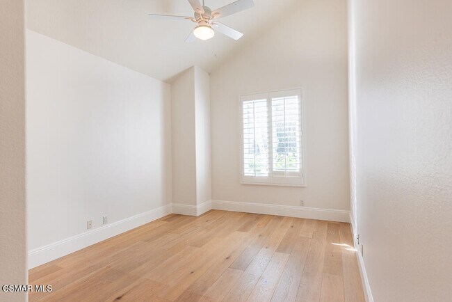 Building Photo - 2230 Memory Ln