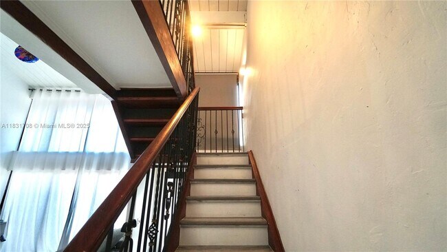 Building Photo - 741 E Coco Plum Cir