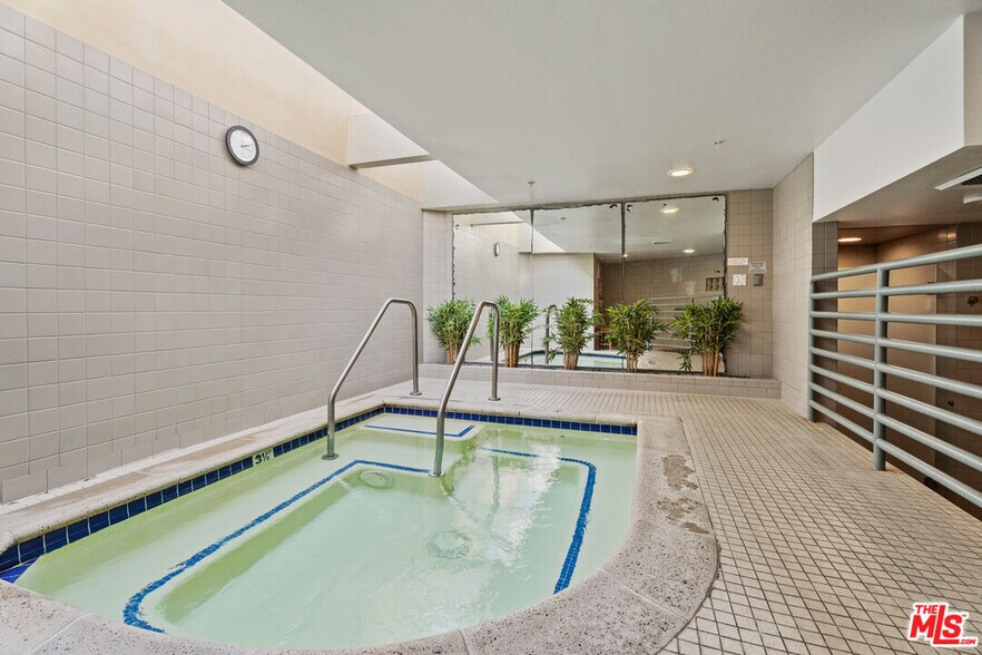 Building Photo - 4316 Marina City Dr