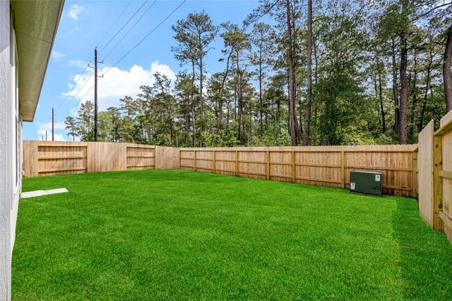 Building Photo - 915 Songbird Ln
