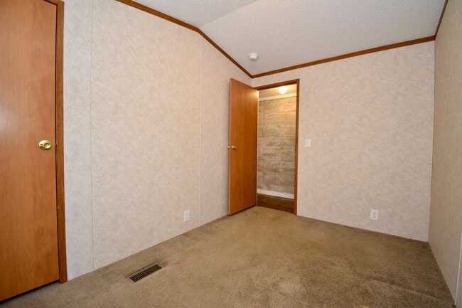 Building Photo - 3 Bedroom 2 Bath Mobile Home in Choudrant