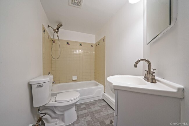 Building Photo - 68 Old Sylvan Lake Rd