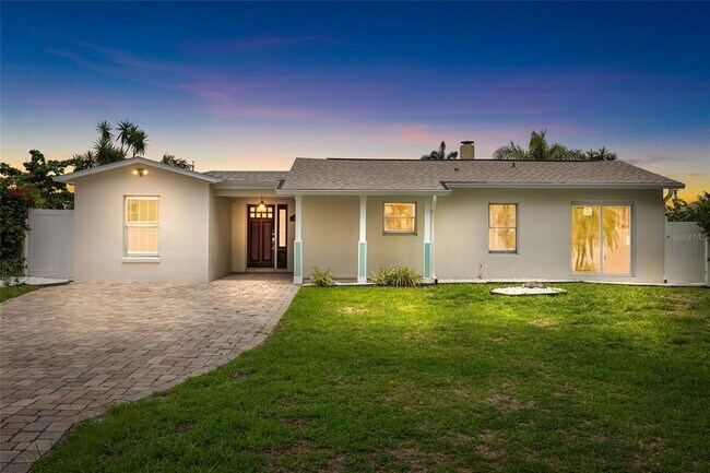 Building Photo - 5541 Bayou Grande Blvd NE