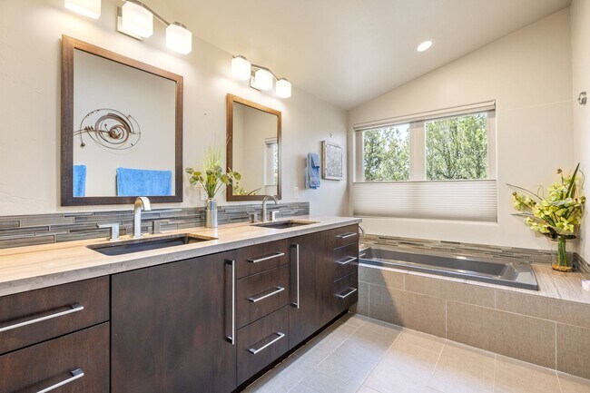 Building Photo - Furnished, 1-Year Long-Term Rental