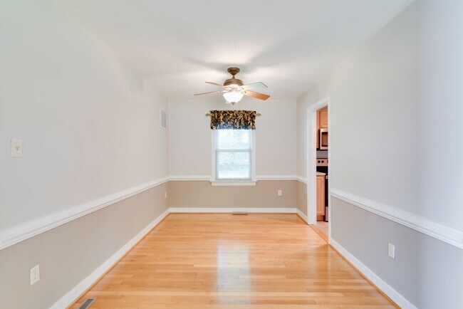 Building Photo - 8406 Holly Hill Rd