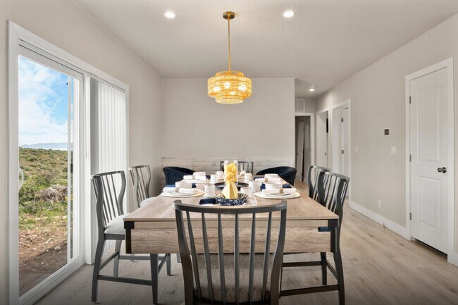 Building Photo - 421 Bluegrass Way