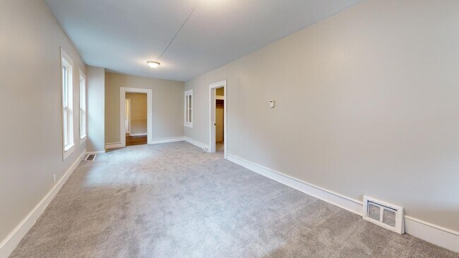 Building Photo - Old Brooklyn Area - 4 Bedroom - 1 Bath - Single Family Home