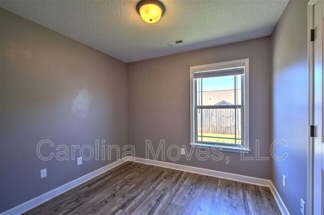Building Photo - 415 Aniken Cir