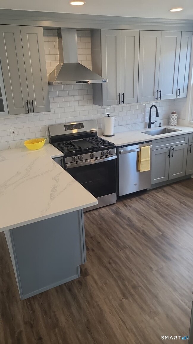 Building Photo - 43 W Prospect St