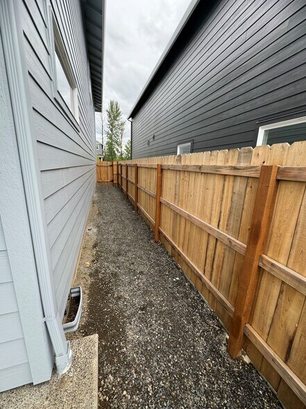 Building Photo - 6926 N Madison Cir