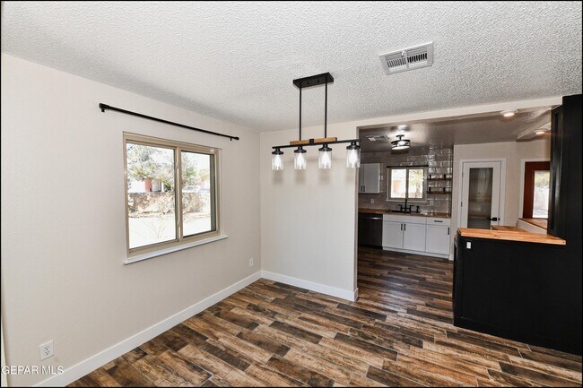 Building Photo - 3413 Tea Rose Pl