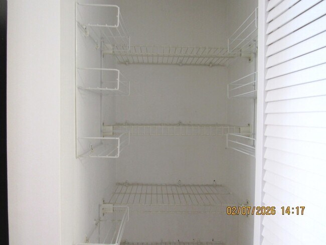 Building Photo - 718 Sturnbridge Ln