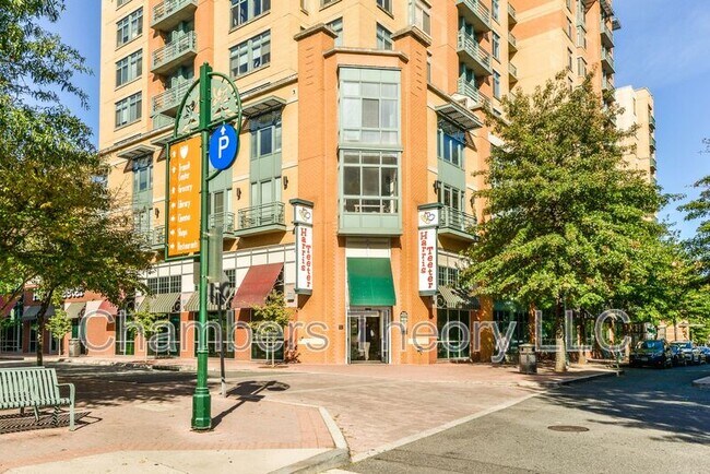 Building Photo - 3057 S Buchanan St