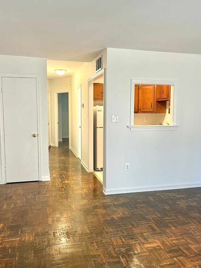 Building Photo - 340 11th St SE